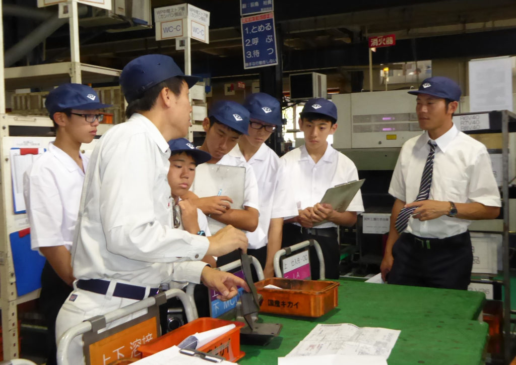 国産機械株式会社＿中学生が修学旅行で工場見学にやってきました。